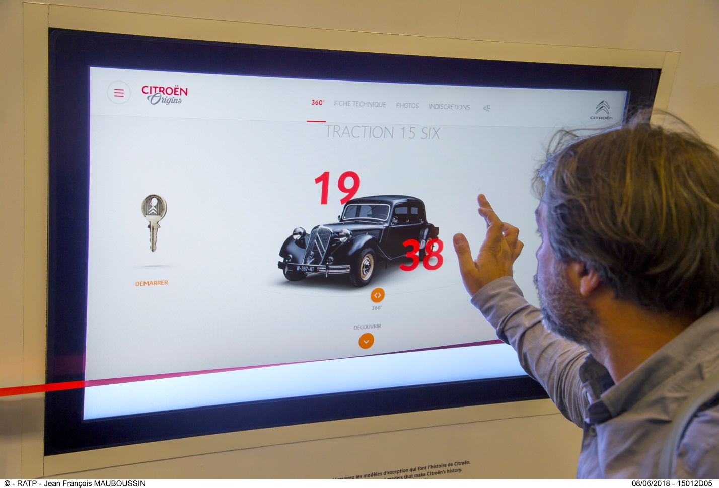 Citroën представляет новую экспозицию на станции метро «Жавель — Андре Ситроен»