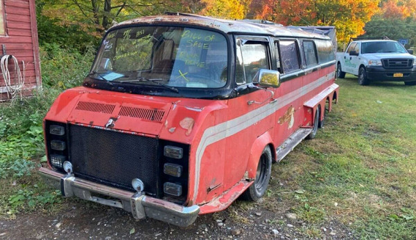 На eBay продают старый восьмиколесный автобус Volkswagen