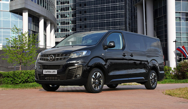 Opel начал приём заказов на  Zafira Life и Vivaro с подключаемым полным приводом