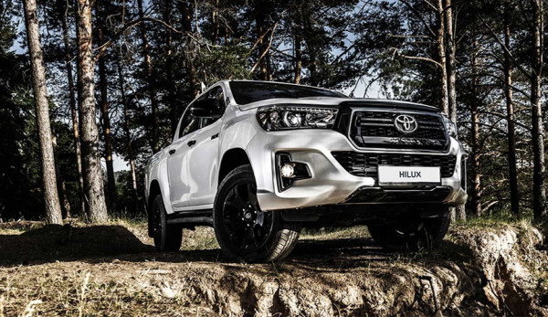 Toyota начала продажи эксклюзивной версии Hilux Exclusive Black в России
