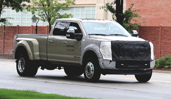 Обновлённый пикап серии Ford Super Duty проходит дорожные испытания